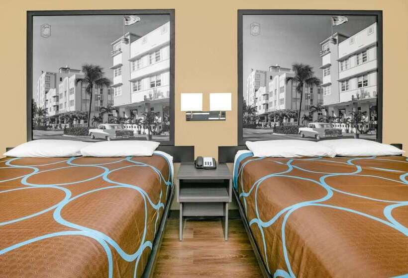 هتل Super 8 By Wyndham Moss Point