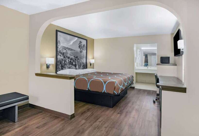 هتل Super 8 By Wyndham Moss Point