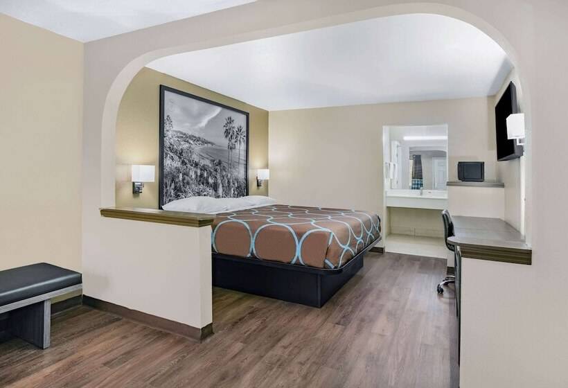 هتل Super 8 By Wyndham Moss Point