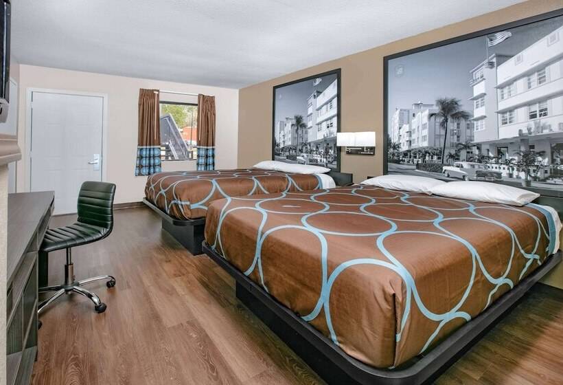 هتل Super 8 By Wyndham Moss Point
