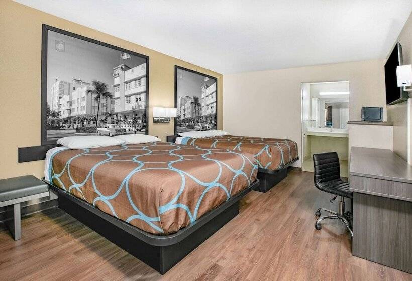 هتل Super 8 By Wyndham Moss Point