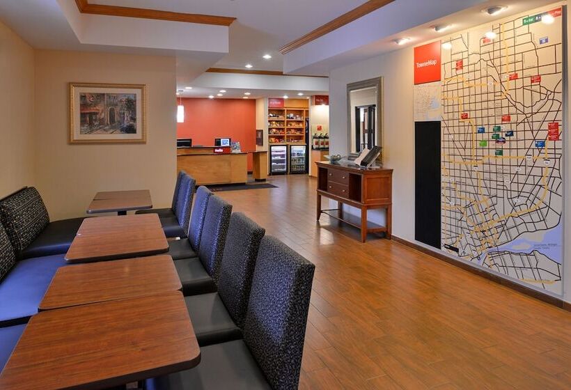 هتل Towneplace Suites Detroit Warren