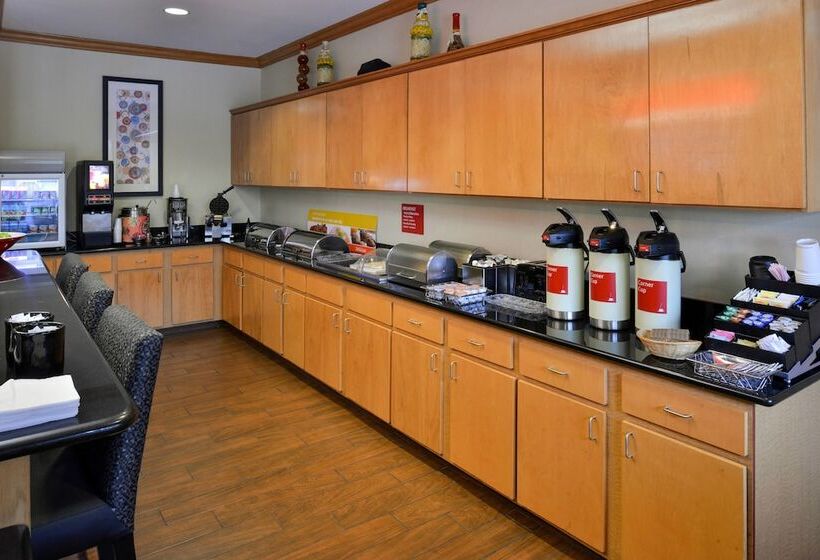هتل Towneplace Suites Detroit Warren