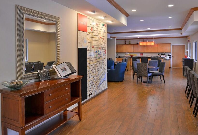هتل Towneplace Suites Detroit Warren