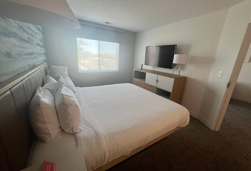 هتل Towneplace Suites Detroit Warren