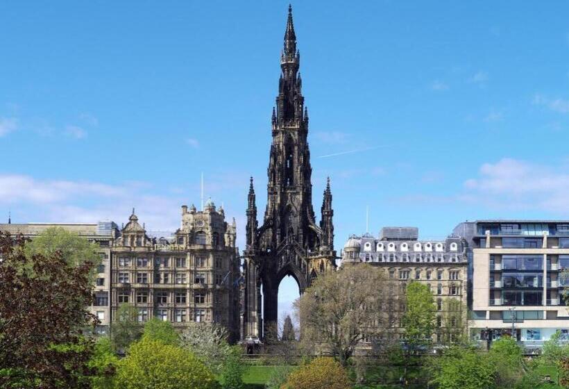 Fotos del hotel Travelodge Edinburgh Central Queen Street:  8