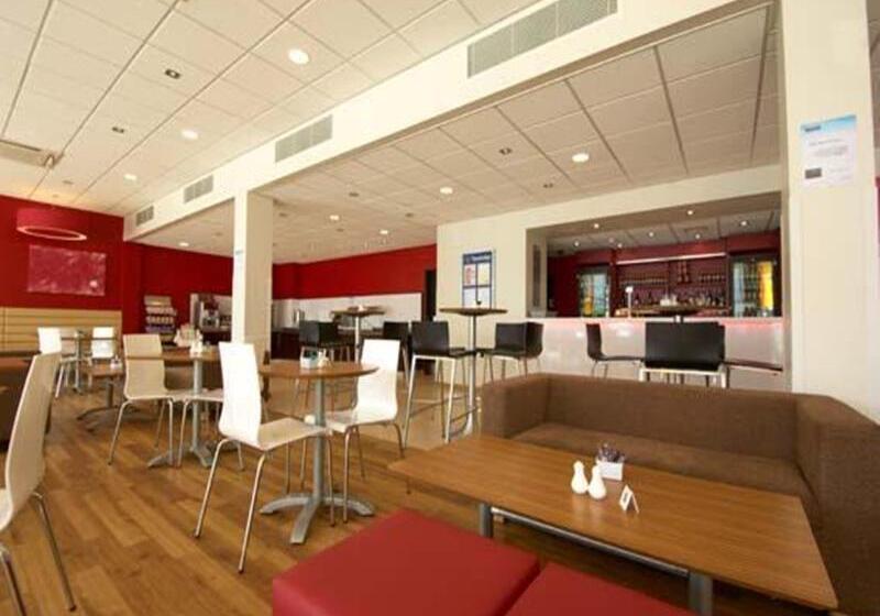 هتل Travelodge London Excel