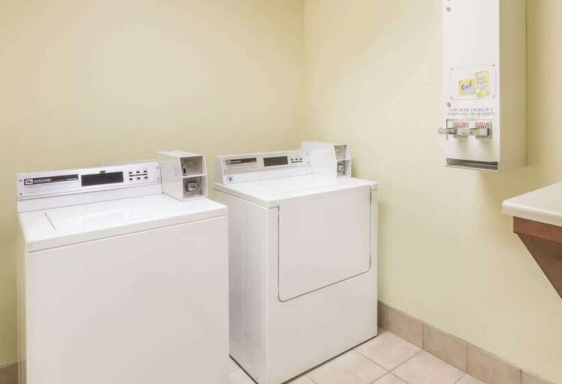בית מלון כפרי Wingate By Wyndham Savannah Gateway