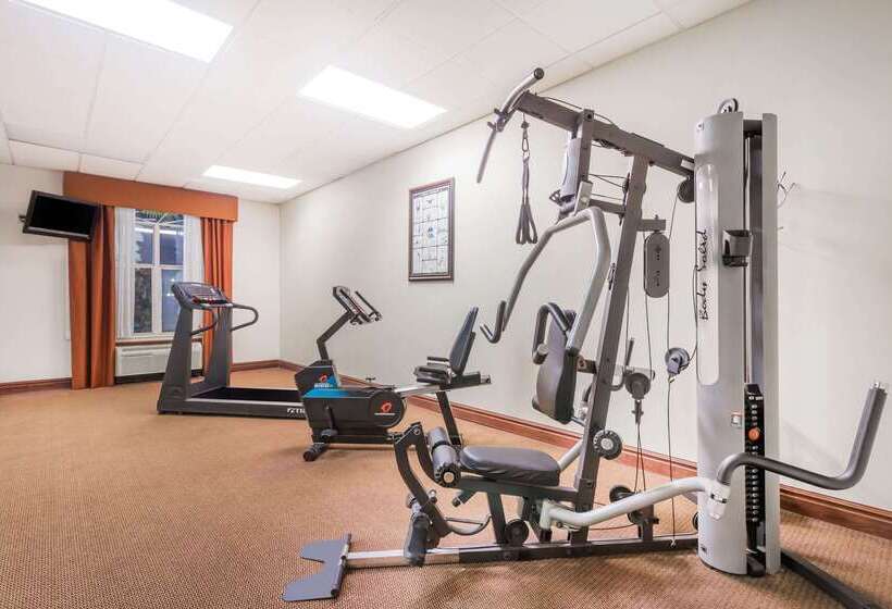 בית מלון כפרי Wingate By Wyndham Savannah Gateway
