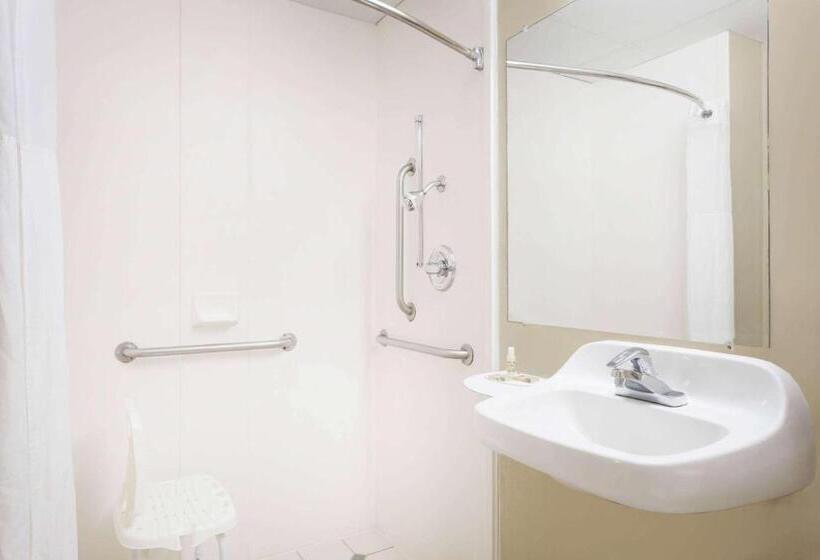 בית מלון כפרי Wingate By Wyndham Savannah Gateway