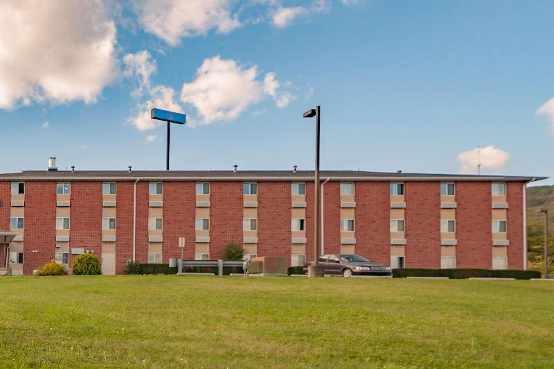 Motel 6 Drums, Pa