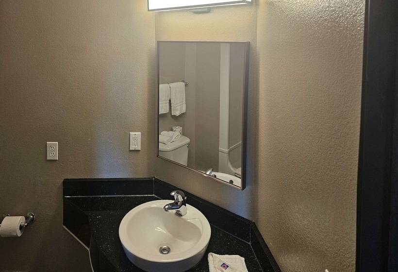 Motel 6 Sinton Tx