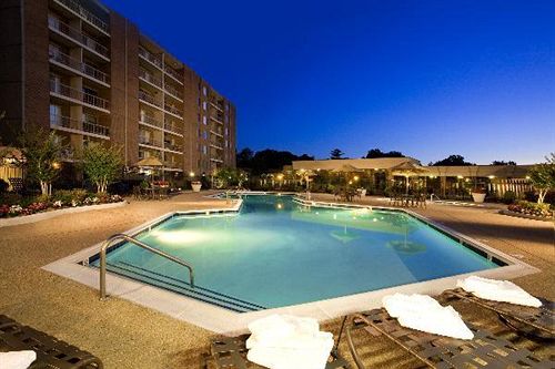 Oakwood Falls Church Aparthotel