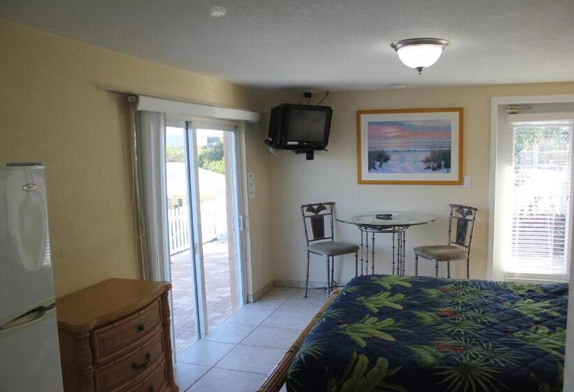 Отель A Beach Retreat On Casey Key