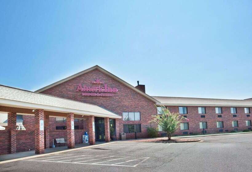 ホテル Americinn By Wyndham Boiling Springs Near Gardner Webb U