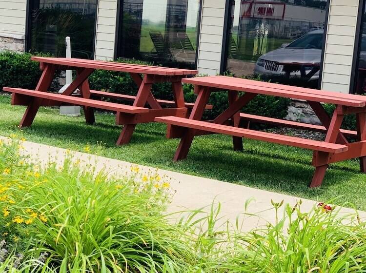 هتل Americinn By Wyndham Kewanee