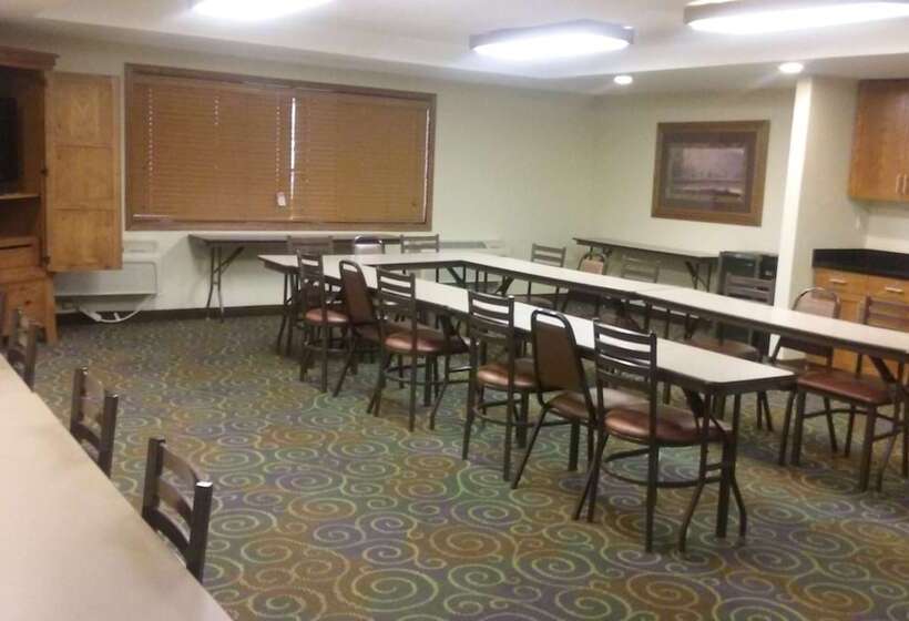 هتل Americinn By Wyndham Kewanee