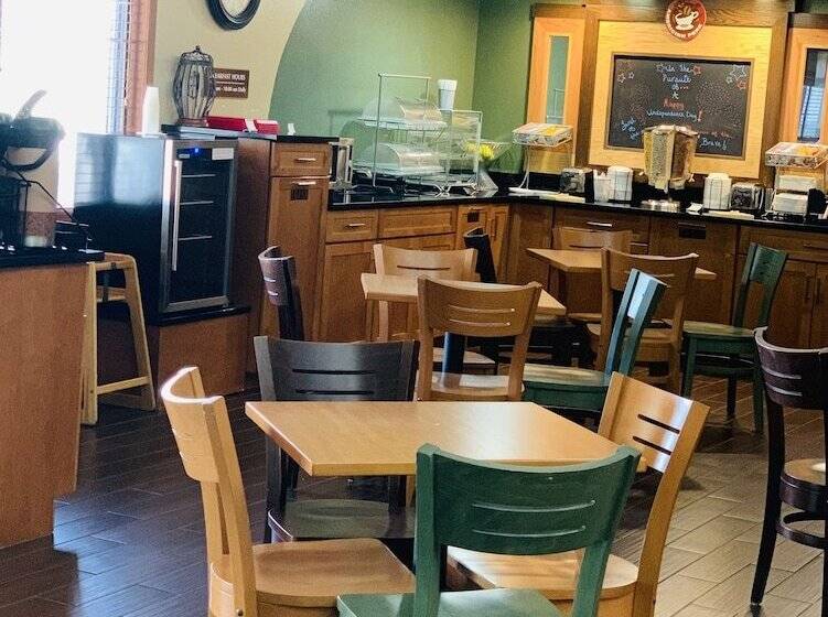 هتل Americinn By Wyndham Kewanee