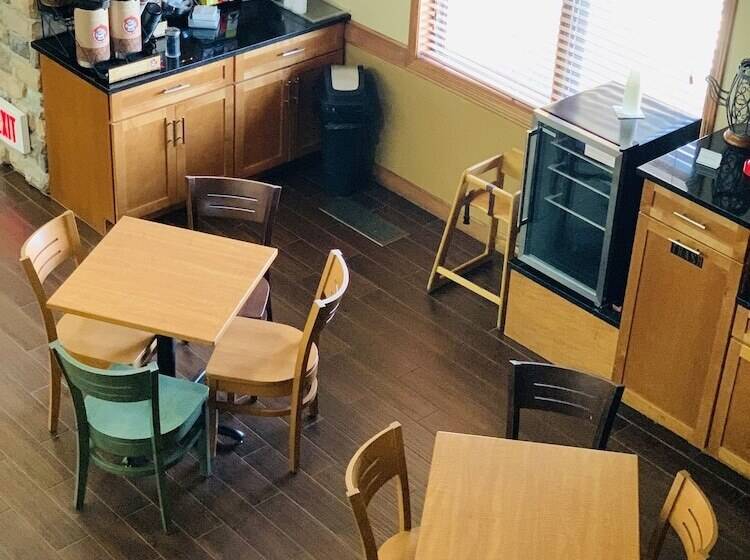 هتل Americinn By Wyndham Kewanee