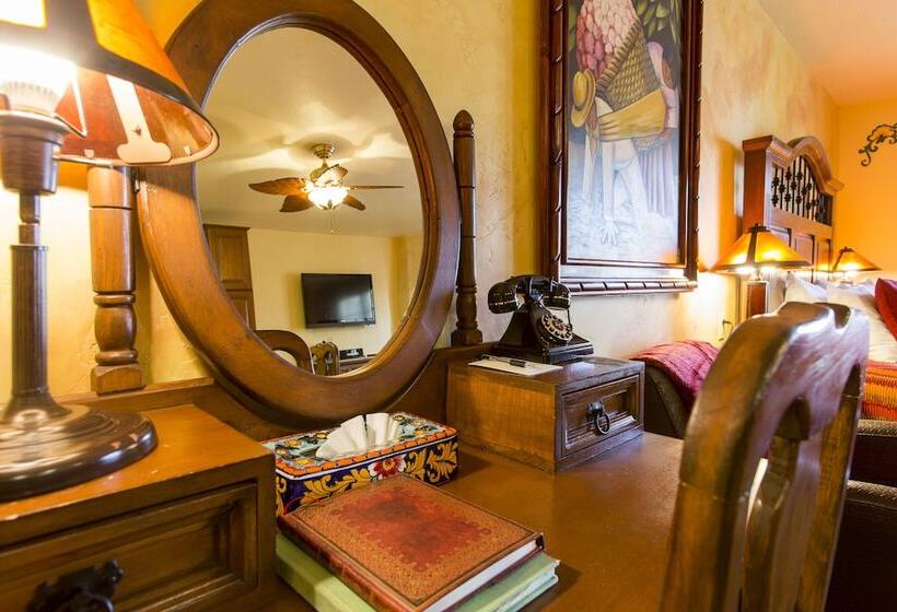 فندق Avila La Fonda