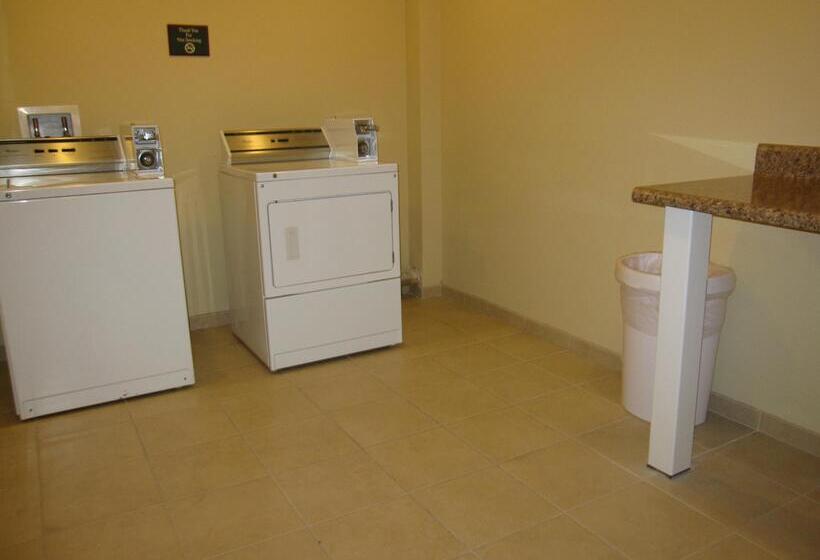 فندق Best Western Plus First Coast Inn And Suites