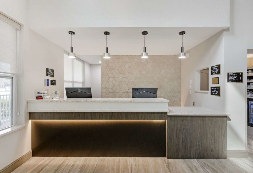 فندق Best Western Plus First Coast Inn And Suites