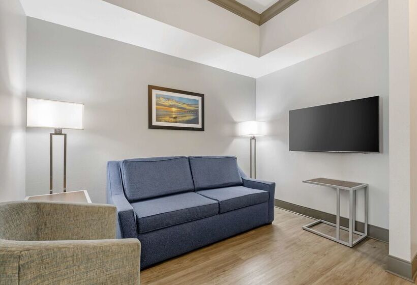 فندق Best Western Plus First Coast Inn And Suites