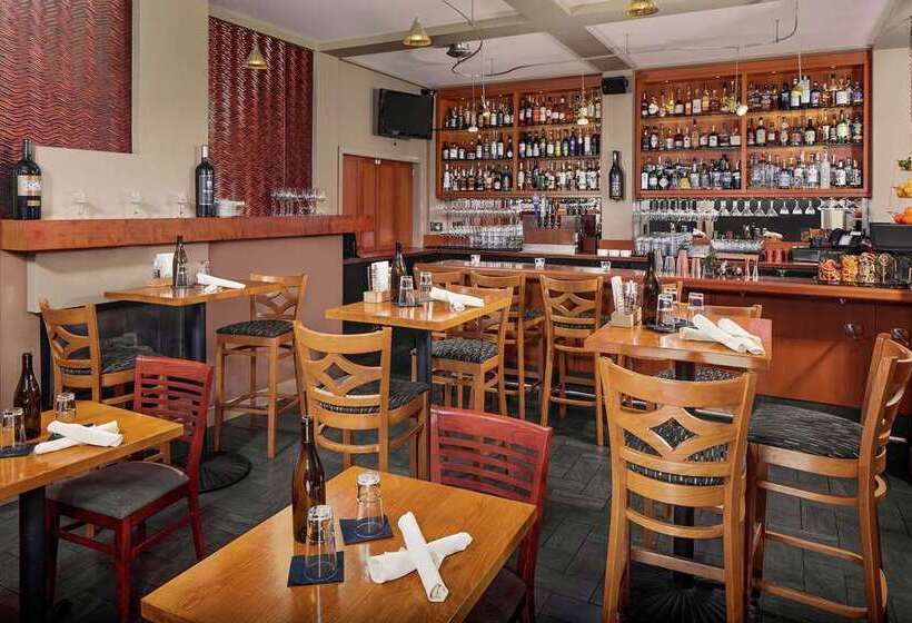 فندق Chrysalis Inn & Spa Bellingham, Curio Collection By Hilton