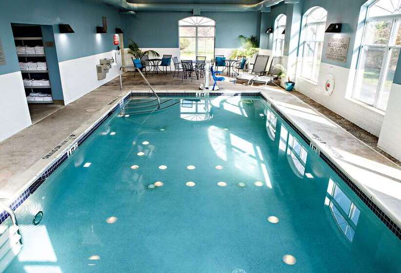 هتل Country Inn & Suites By Radisson, Harrisburg West Mechanicsburg