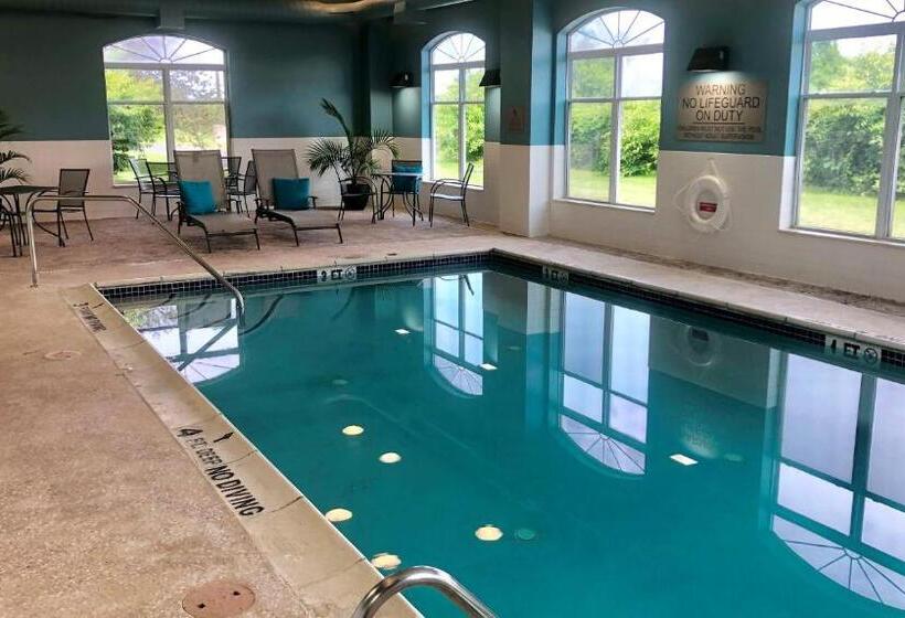 هتل Country Inn & Suites By Radisson, Harrisburg West Mechanicsburg