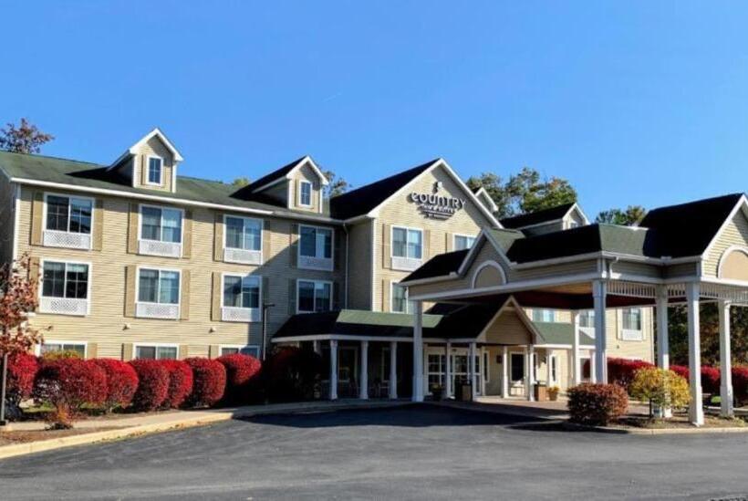 هتل Country Inn & Suites By Radisson, Lake George , Ny