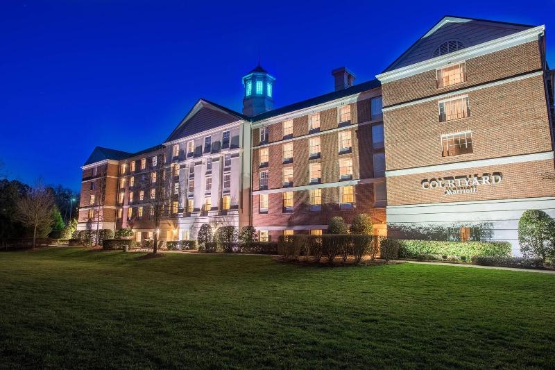 ホテル Courtyard Chapel Hill