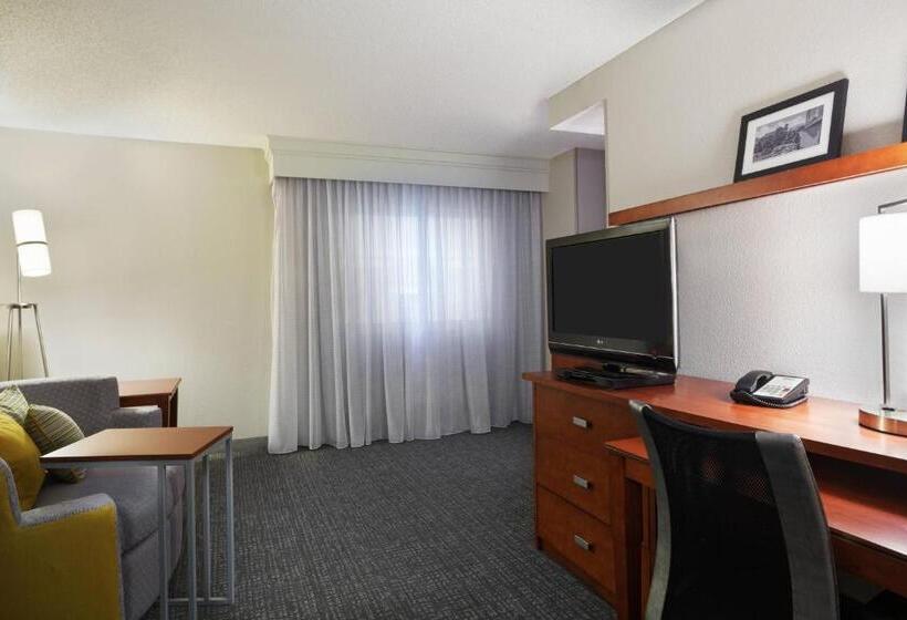 هتل Courtyard By Marriott Little Rock Downtown