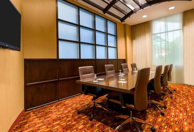هتل Courtyard By Marriott Little Rock Downtown