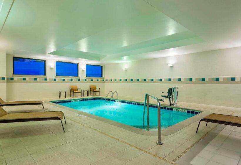 هتل Courtyard By Marriott Little Rock Downtown