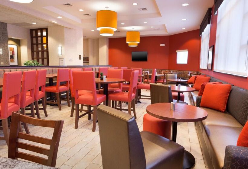 هتل Drury Inn & Suites Dayton North