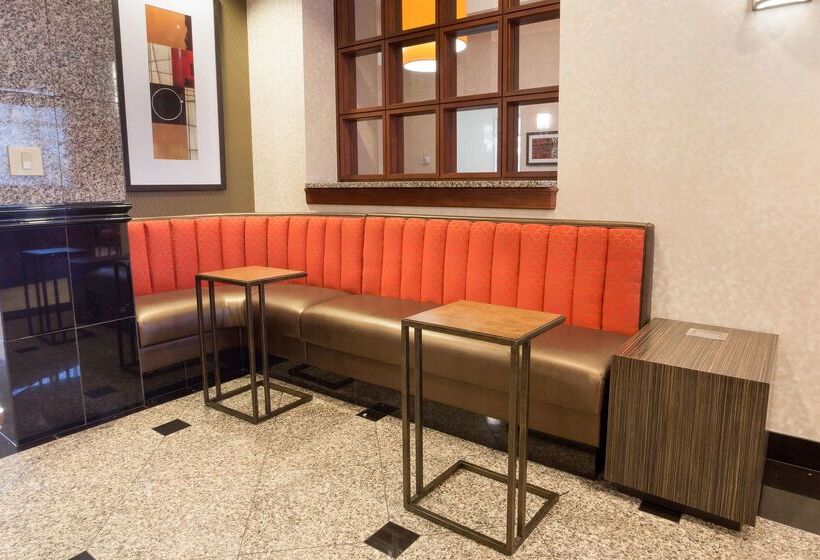 هتل Drury Inn & Suites Dayton North