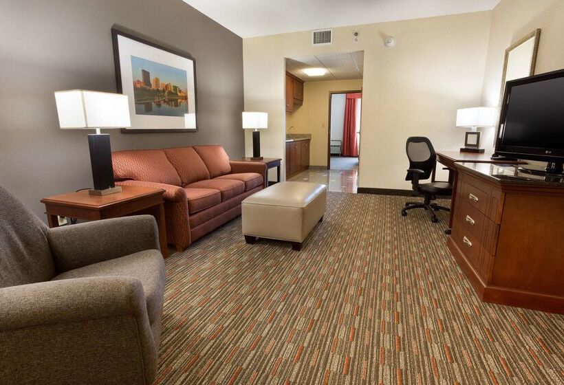 هتل Drury Inn & Suites Dayton North