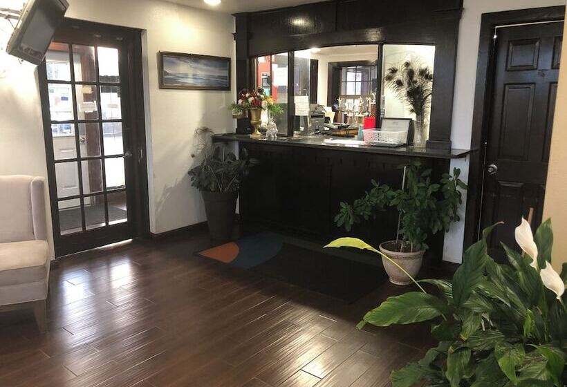 هتل Executive Inn
