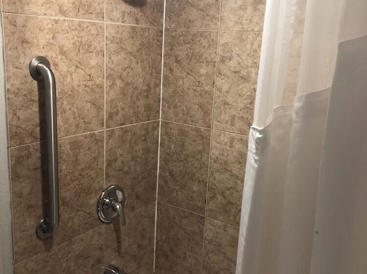 هتل Executive Inn