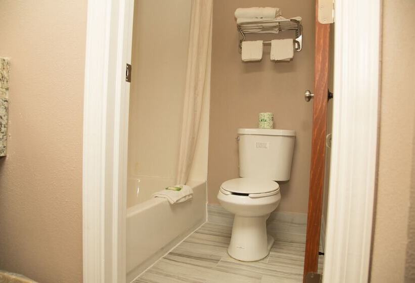 هتل Executive Inn