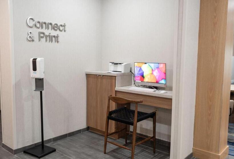 בית מלון כפרי Fairfield Inn & Suites Denton