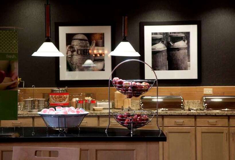 هتل Hampton Inn & Suites Dodge City