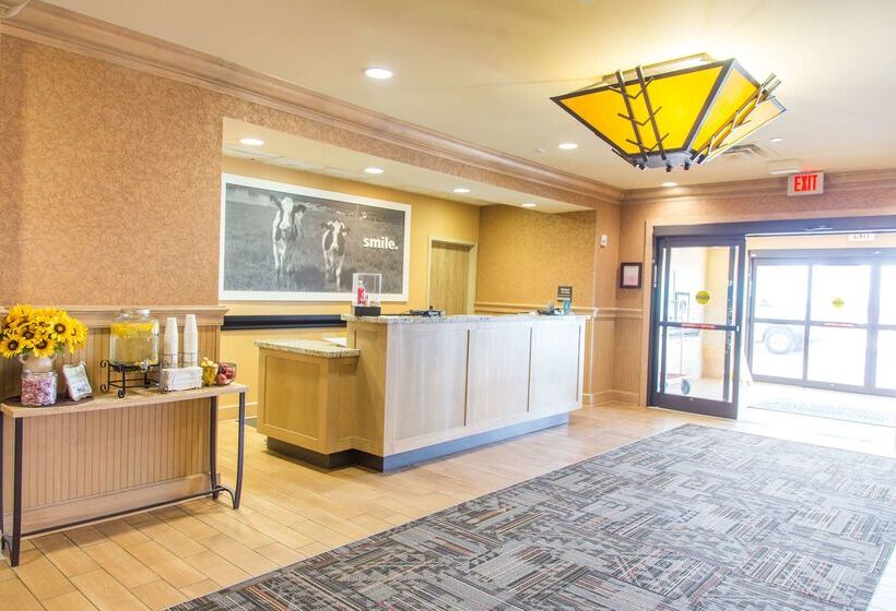 هتل Hampton Inn & Suites Dodge City