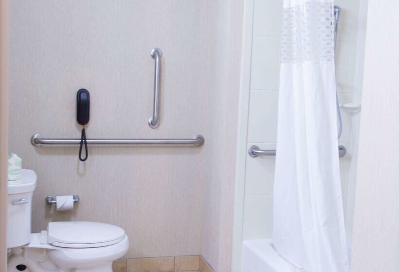 هتل Hampton Inn & Suites Dodge City