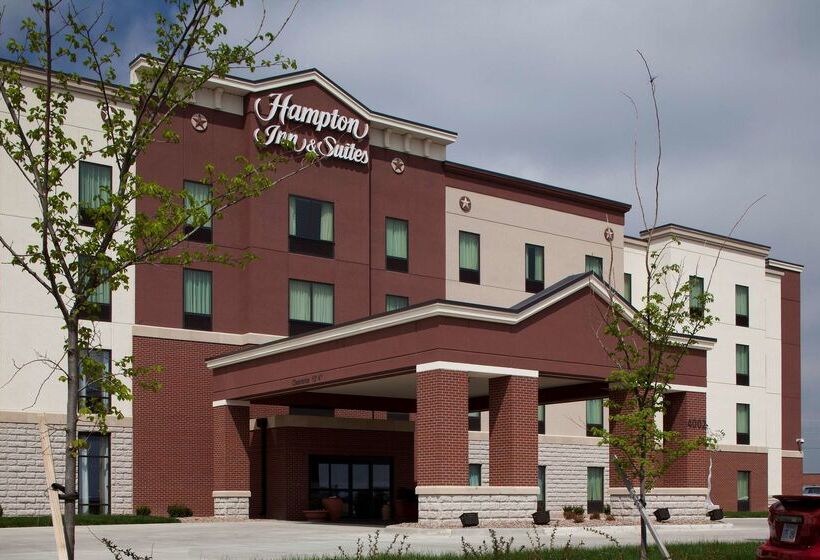 هتل Hampton Inn & Suites Dodge City