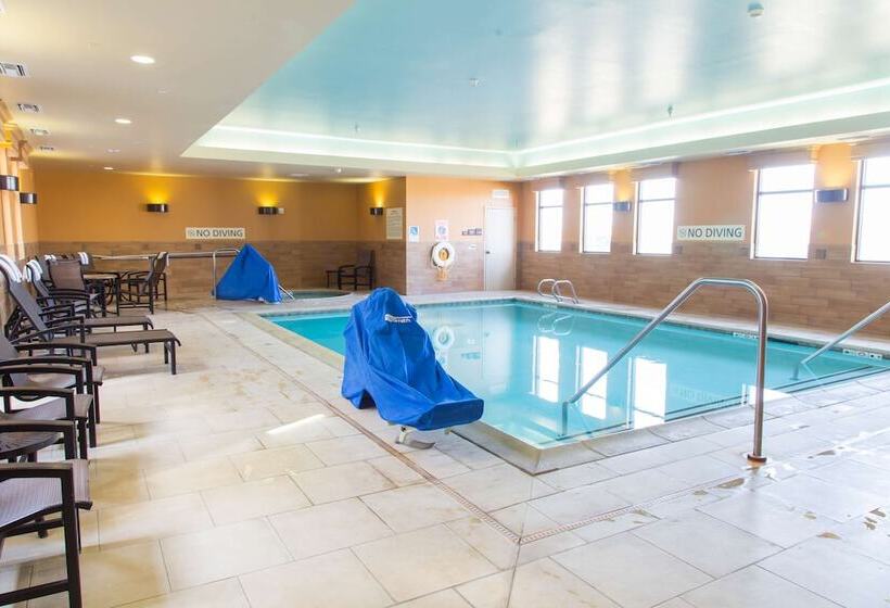 هتل Hampton Inn & Suites Dodge City