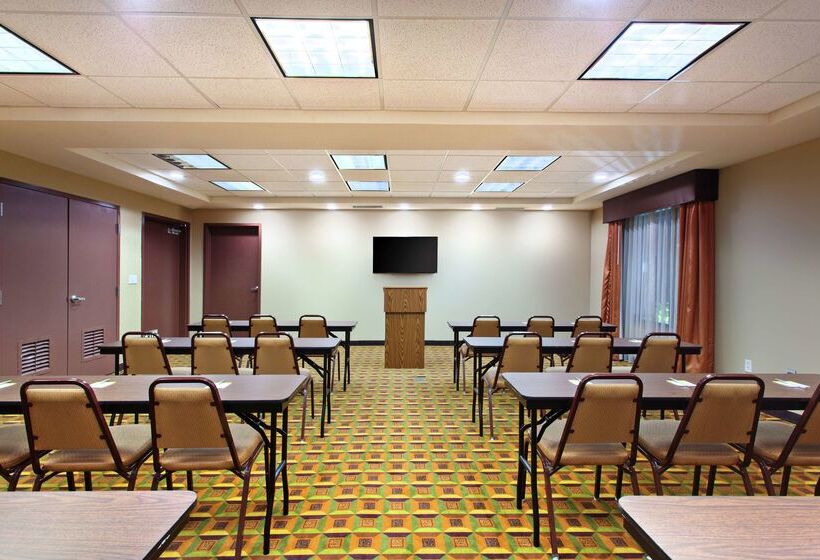 هتل Hampton Inn & Suites Fresno Northwest