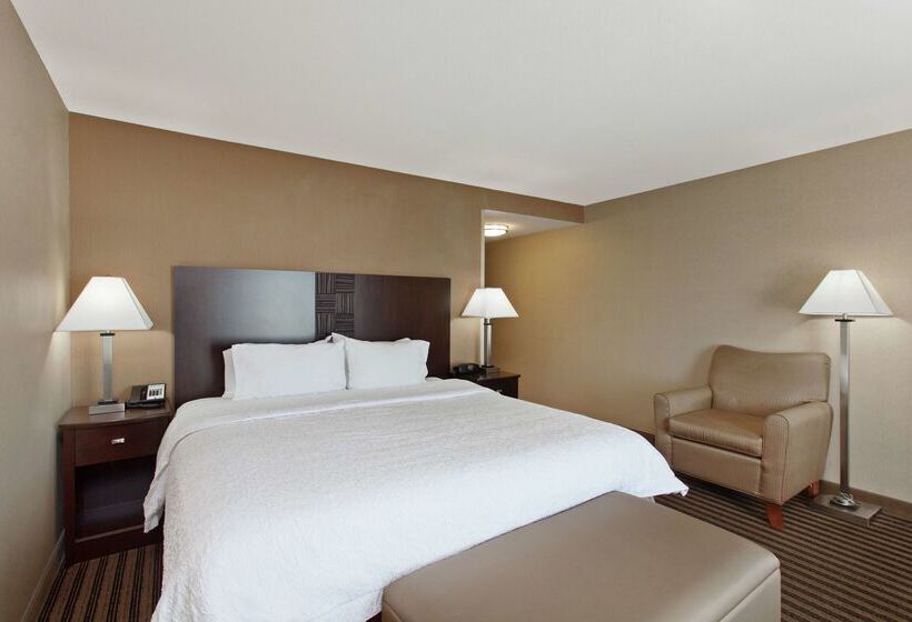 هتل Hampton Inn & Suites Fresno Northwest