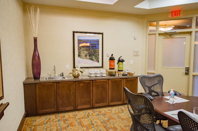 هتل Hilton Garden Inn Watertown/thousand Islands